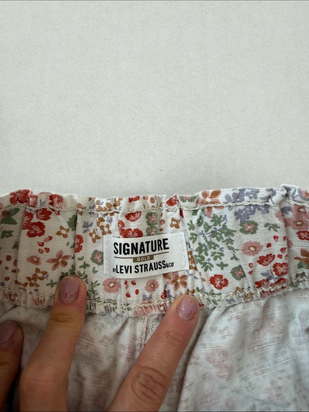 Levis Strauss Elastic Shorts Floral Red and White size Large - Picture 6 of 10